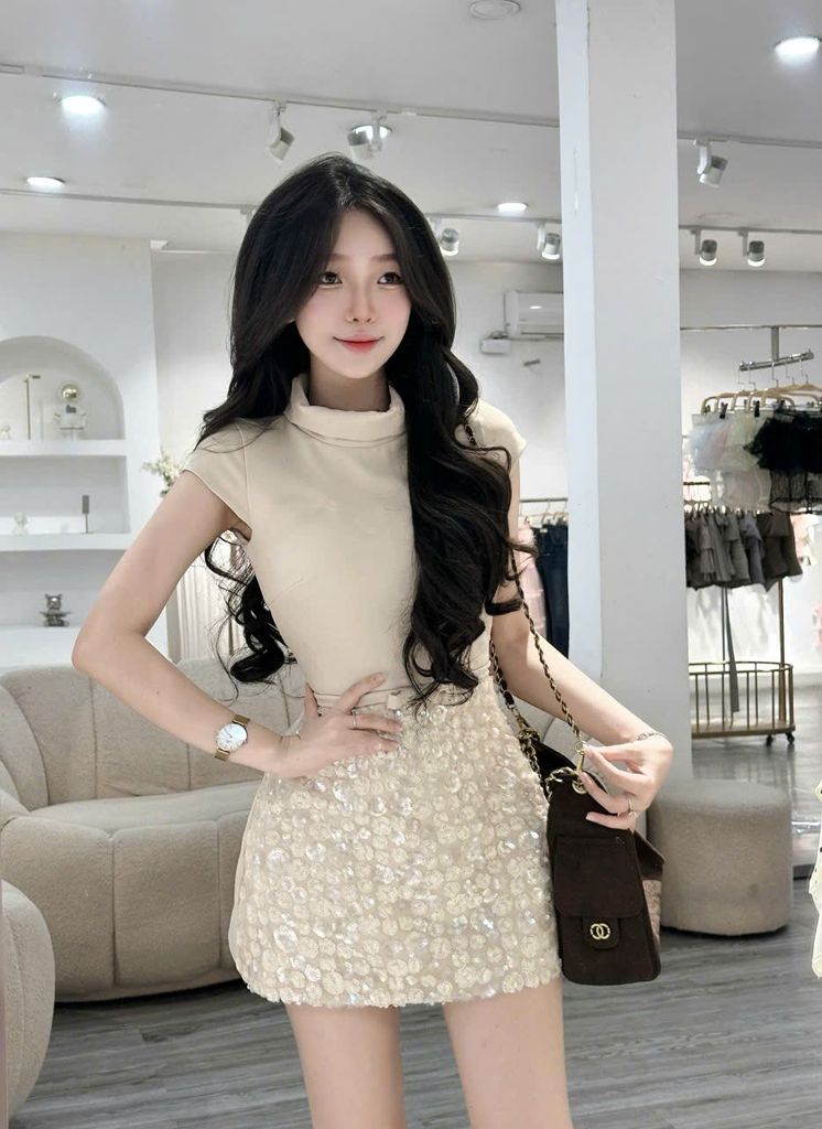 Đầm cổ lọ phối thân váy họa tiết kim sa (T40)