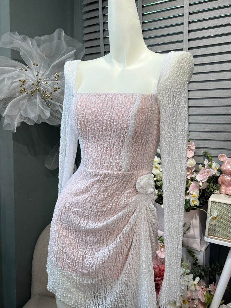 Đầm ren lưới nhún tà đính hoa