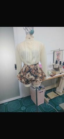 Set áo cổ cao tay dài và quần short hoa (U32)