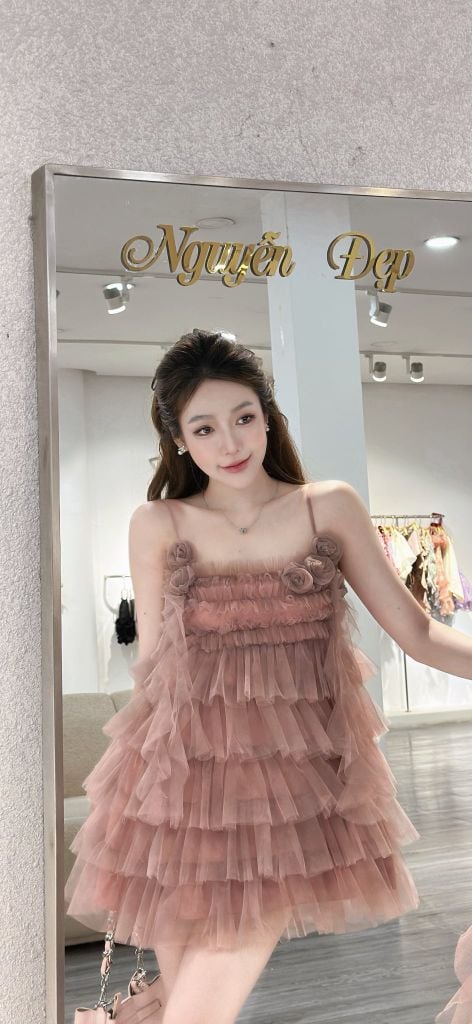 Đầm babydoll hai dây phối hoa hồng (T47)