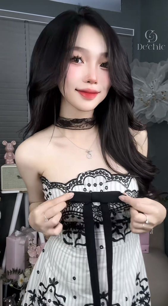 Đầm cúp xô thêu hoa choker cổ (E46)