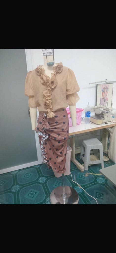 Áo Cổ V Bèo Hoa Hồng (U65)