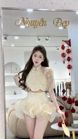 Set áo yếm ren kim sa phối gấm và chân váy lưới phối bèo tơ (O43)