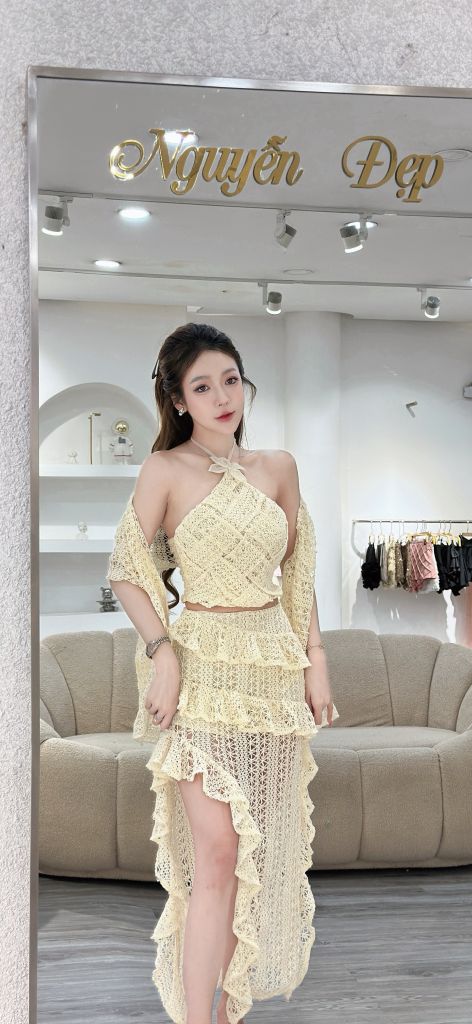 Set áo cổ yếm đính hoa phối chân váy dài (U01)
