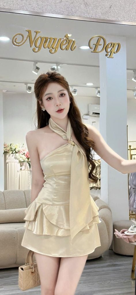 Set áo lụa cổ yếm vạt dài phối chân váy ngắn from A( Q49 )