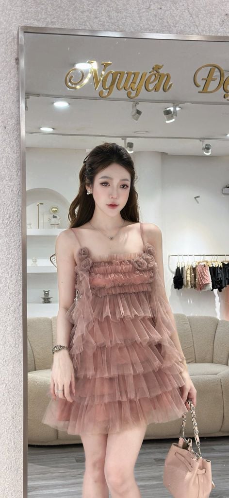 Đầm babydoll hai dây phối hoa hồng (T47)