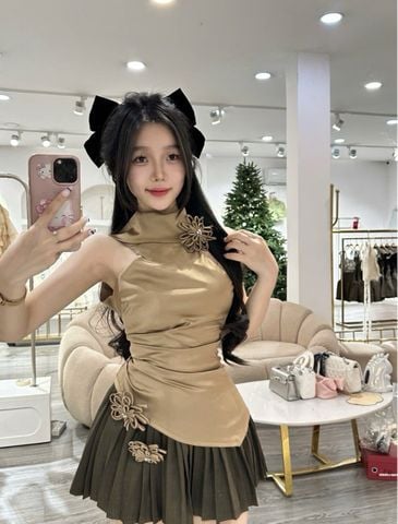 Set áo lụa satin  nâu đính hoa nổi phối chân váy xược nâu (L15)