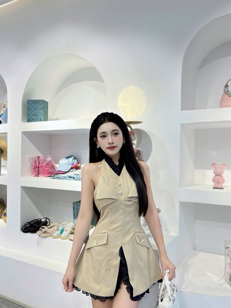 Đầm yếm dập ly viền voan tơ đính đá (H05)