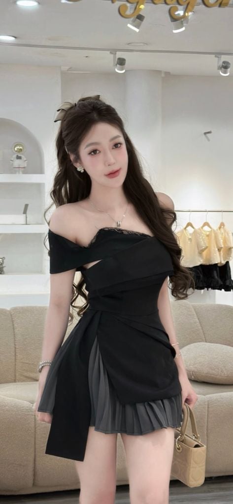 Set đen sexy nhẹ trễ vai phối chân váy xếp ly (Q71)