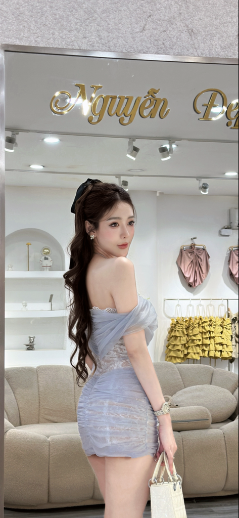 Đầm body ren phối lưới xuyên nhẹ trễ vai sang chảnh (R17)