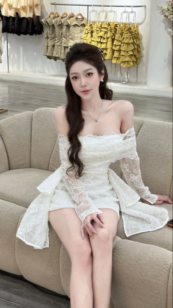 Đầm ren trễ vai tay dài form ôm eo phối tầng bèo xòe nhẹ (R22)