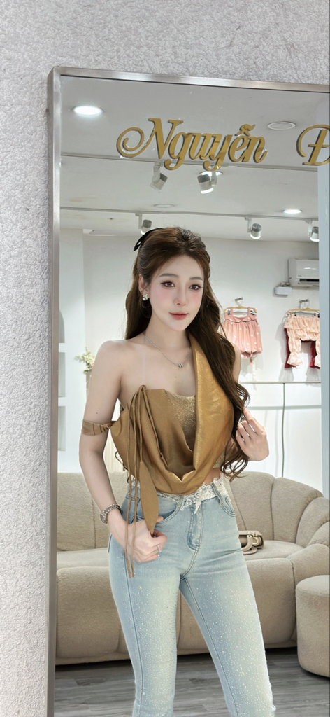Áo cúp ngực phối cổ yếm và chân váy lụa ôm body (Q45)