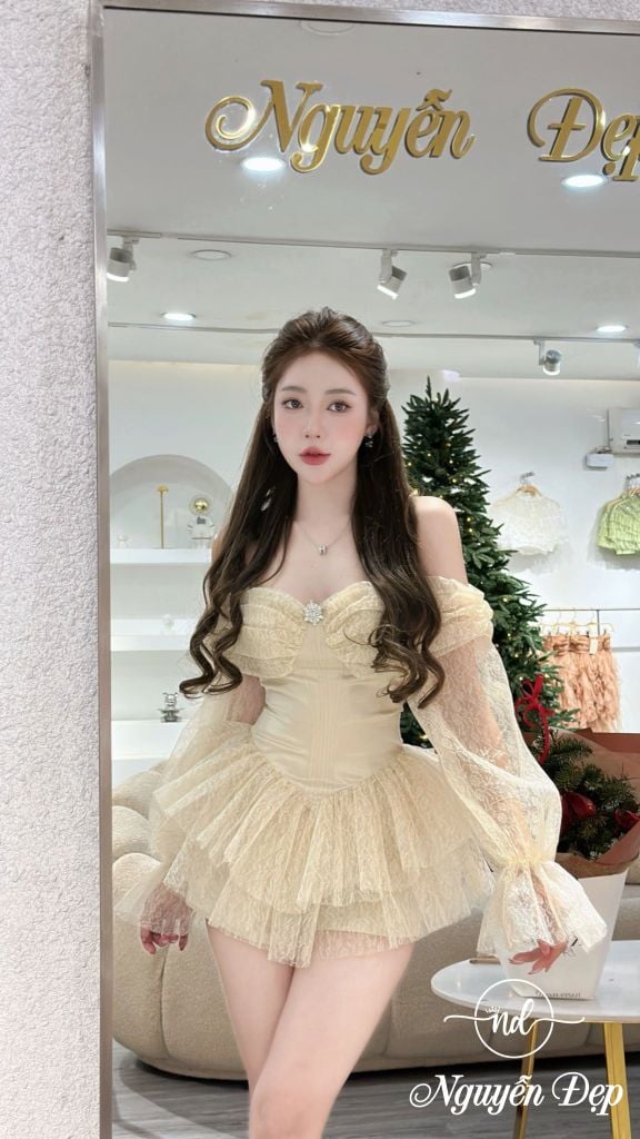 Set áo ren lưới hoa phối quần tacta (L47)