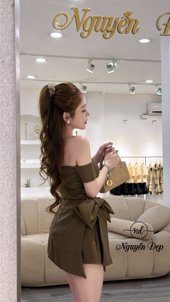 Set áo bẹt vai phối chân váy nơ to (Q42)