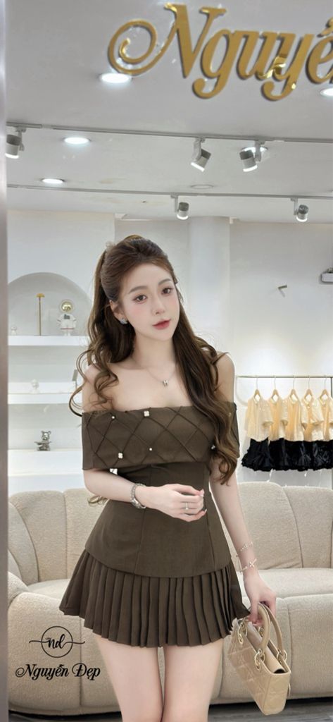 Set áo trễ vai phối chân váy dập ly nhuyễn (Q43)