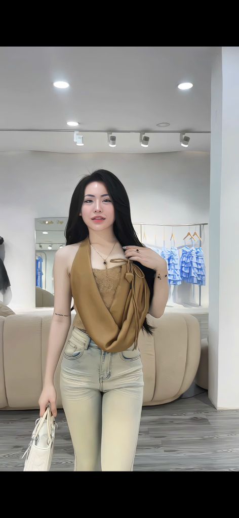 Áo cúp ngực phối cổ yếm và chân váy lụa ôm body (Q45)