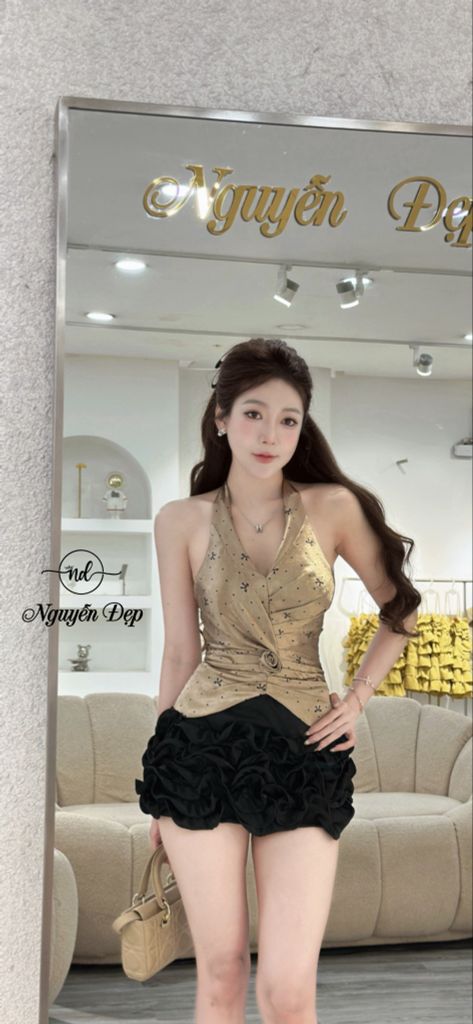 Áo cổ yếm xếp ly ôm eo (Q46)