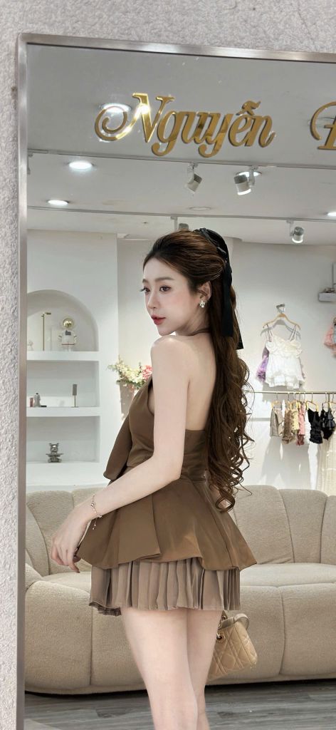 Set cổ yếm cài cúc và chân váy xếp ly (R36)