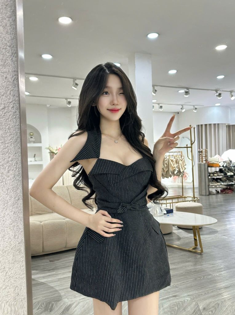 Đầm cổ yếm dáng ôm body kẻ sọc chiết eo phối nơ (R40)