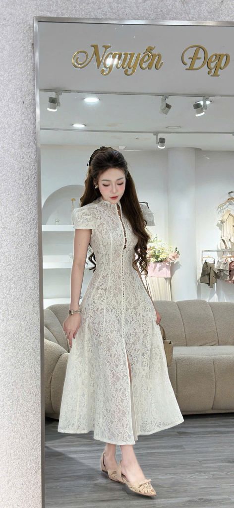 Đầm ren dài phối nút ngọc (S20)