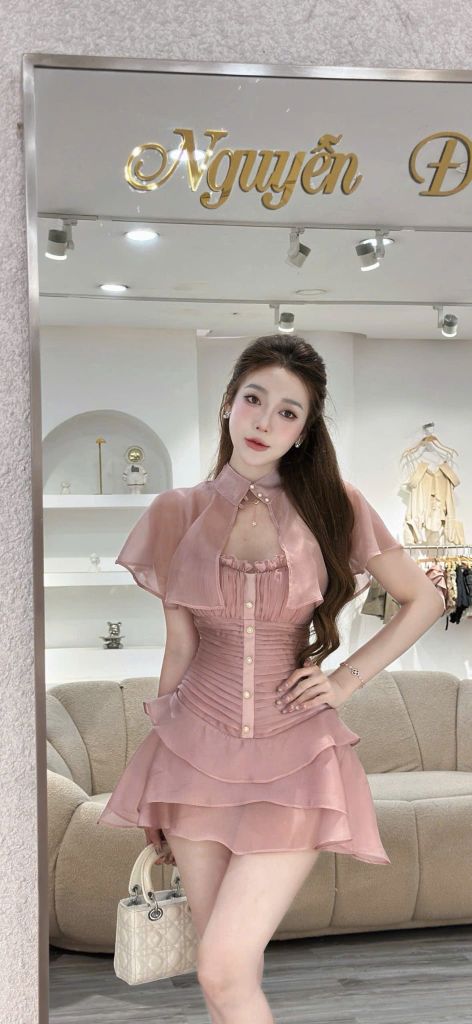 Đầm tơ óng hai dây phối nút ngọc tầng kèm áo choàng (S23)