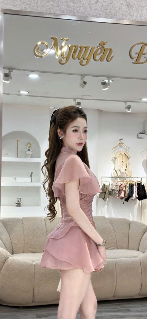 Đầm tơ óng hai dây phối nút ngọc tầng kèm áo choàng (S23)