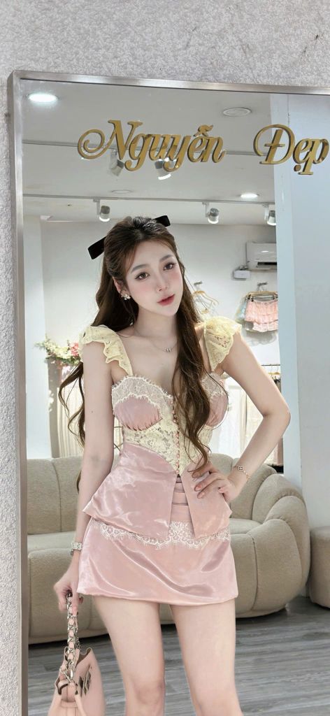Set áo ren nút ngọc phối chân váy lụa tầng (S66)
