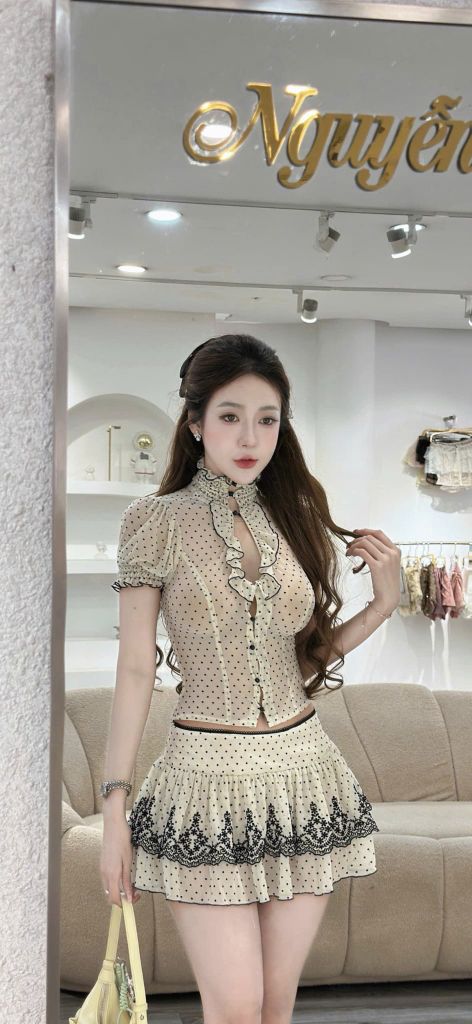 Set Hoa Nhí Đen Áo Cổ Bèo Tay Phồng (T07)