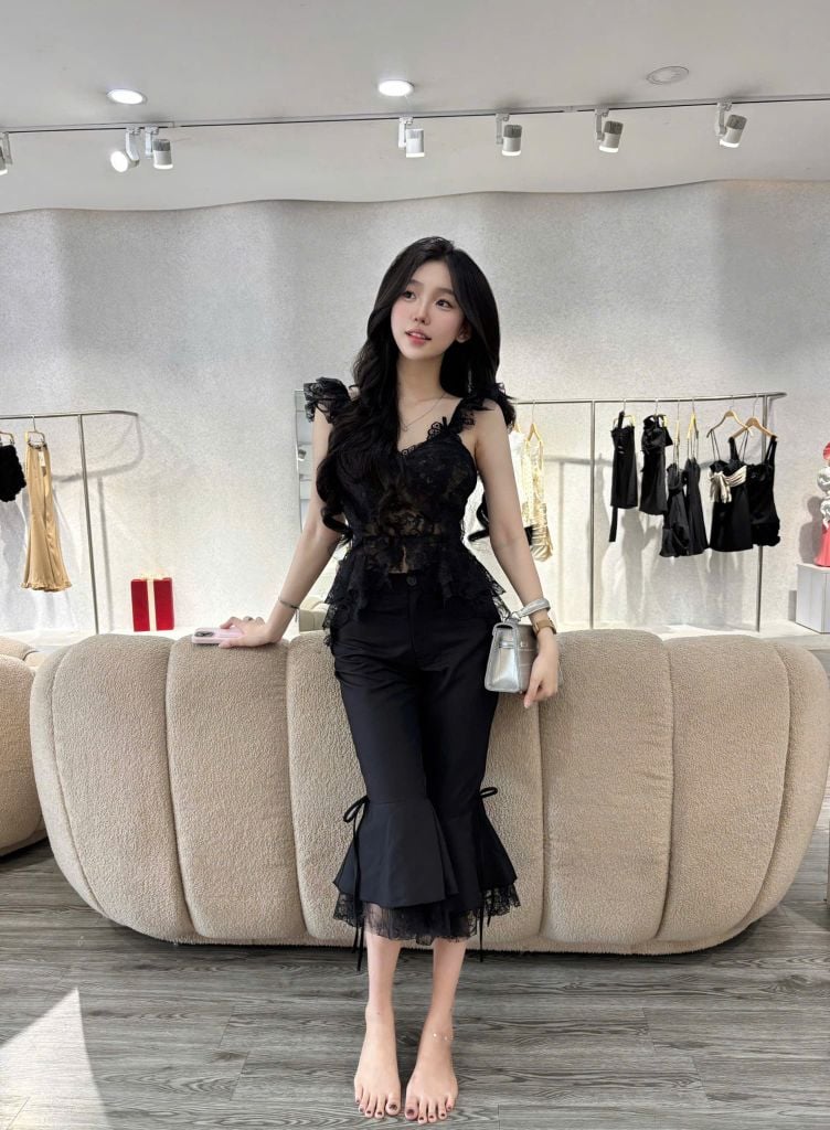 Set Áo Ren Bèo Tầng Phối Quần Ống Loe (T23)