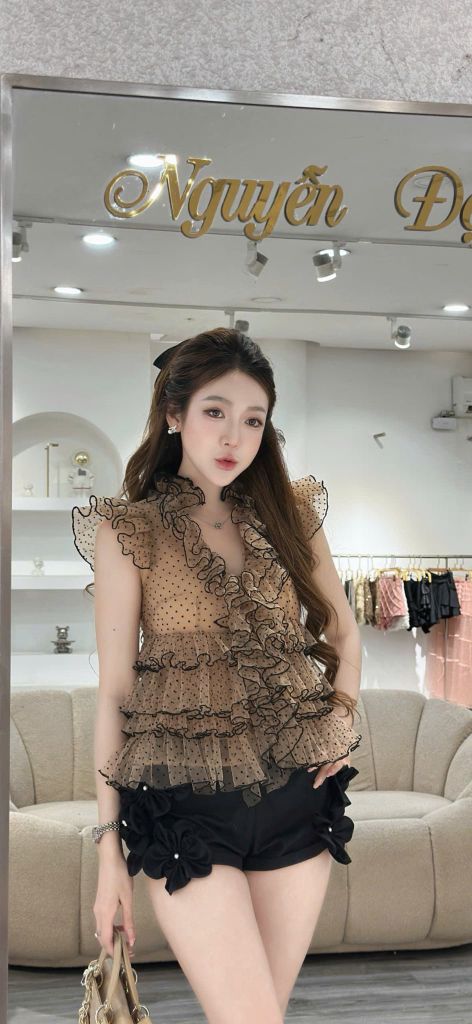 Set áo bèo tầng và quần short đính hoa (T65)