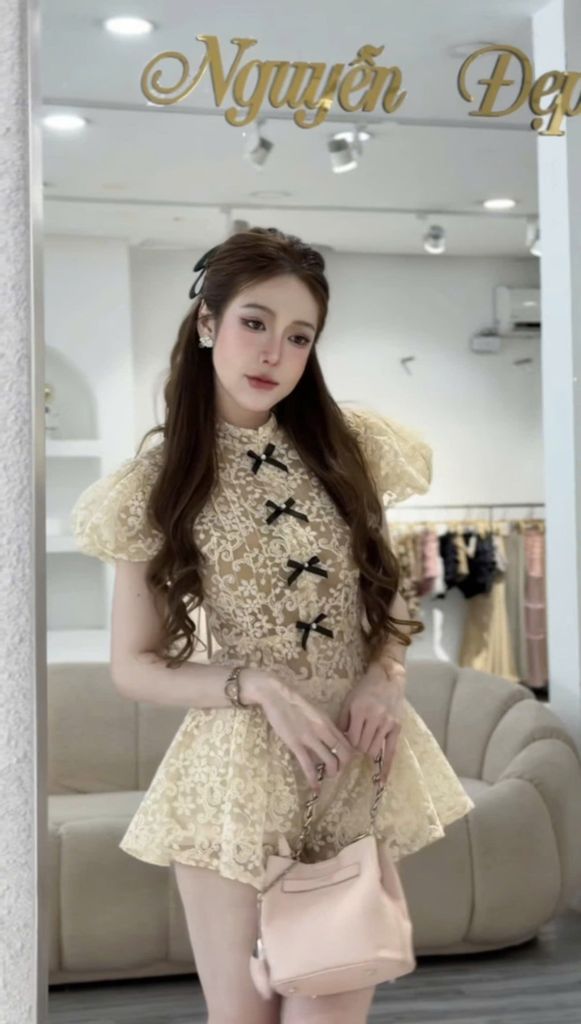 Jum ren hoa cổ cao phối nơ dáng xòe (U35)