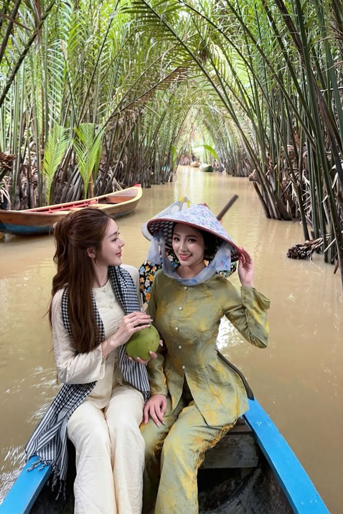 Set Áo Suông Tay Dài Quần Ống Rộng (U74)