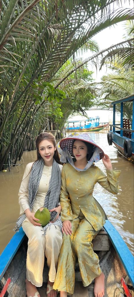 Set Áo Suông Tay Dài Quần Ống Rộng (U74)