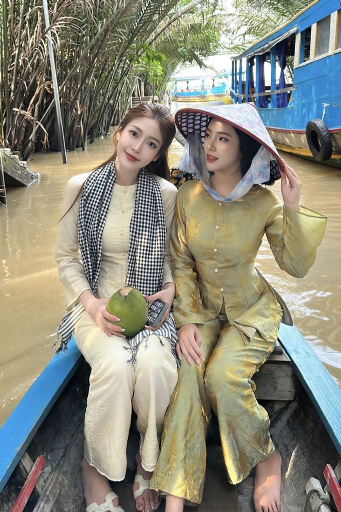 Set Áo Suông Tay Dài Quần Ống Rộng (U74)