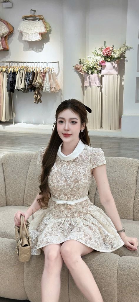 Đầm Ren Hoa Tay Ngắn Dáng Xòe Chiết Eo (U82)