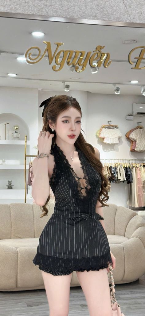 Set Áo Hai Dây Phối Ren Cổ V Và Quần Short (U84)
