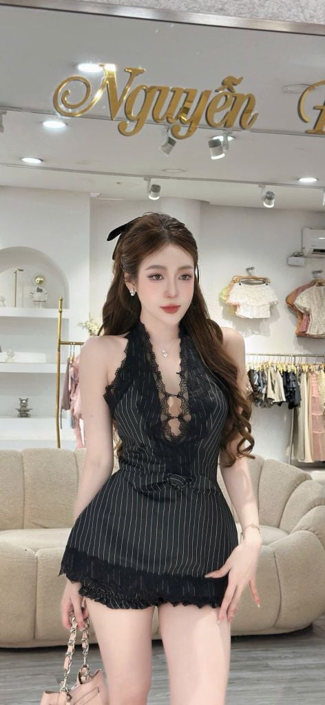 Set Áo Hai Dây Phối Ren Cổ V Và Quần Short (U84)