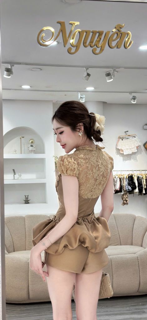 Jum Ren Lưới Thêu Nổi Cổ Lá Sen Quần Bí Phối Nơ (V53)