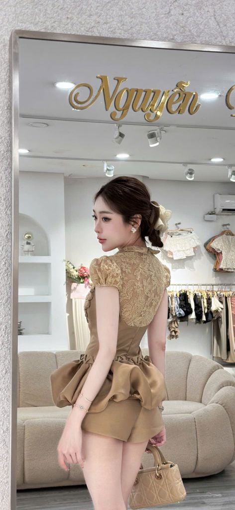 Jum Ren Lưới Thêu Nổi Cổ Lá Sen Quần Bí Phối Nơ (V53)