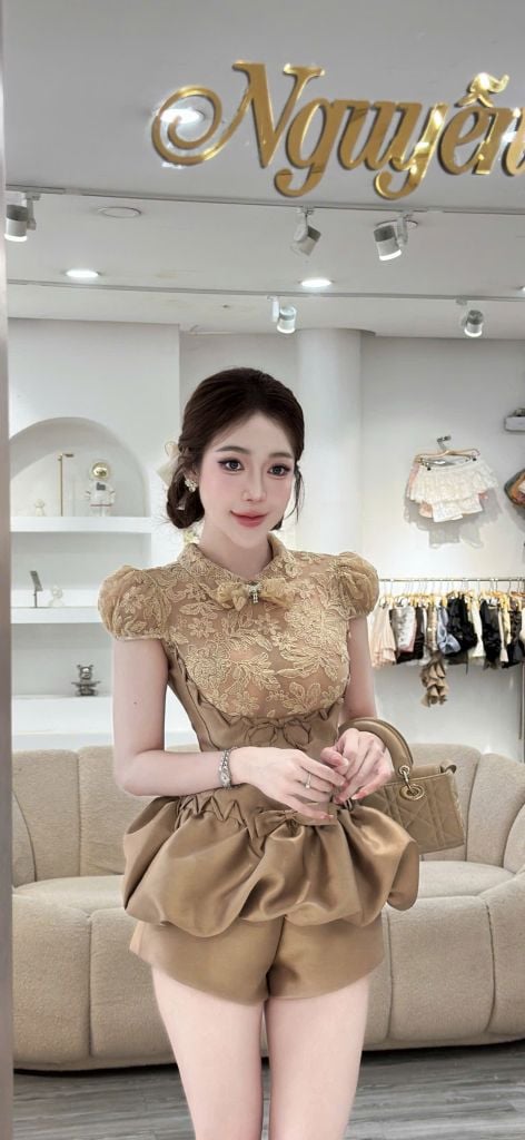 Jum Ren Lưới Thêu Nổi Cổ Lá Sen Quần Bí Phối Nơ (V53)