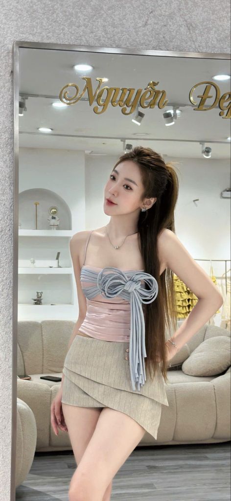 Áo hai dây xếp tầng phối nơ và chân váy cạp trễ (R53)