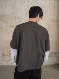  HOWS® BASIC TEE V.2 / LEAD GREY 