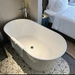 BỒN TẮM TRỨNG OVAL