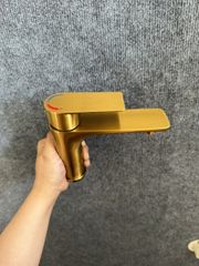 Vòi lavabo vàng 2 tấc