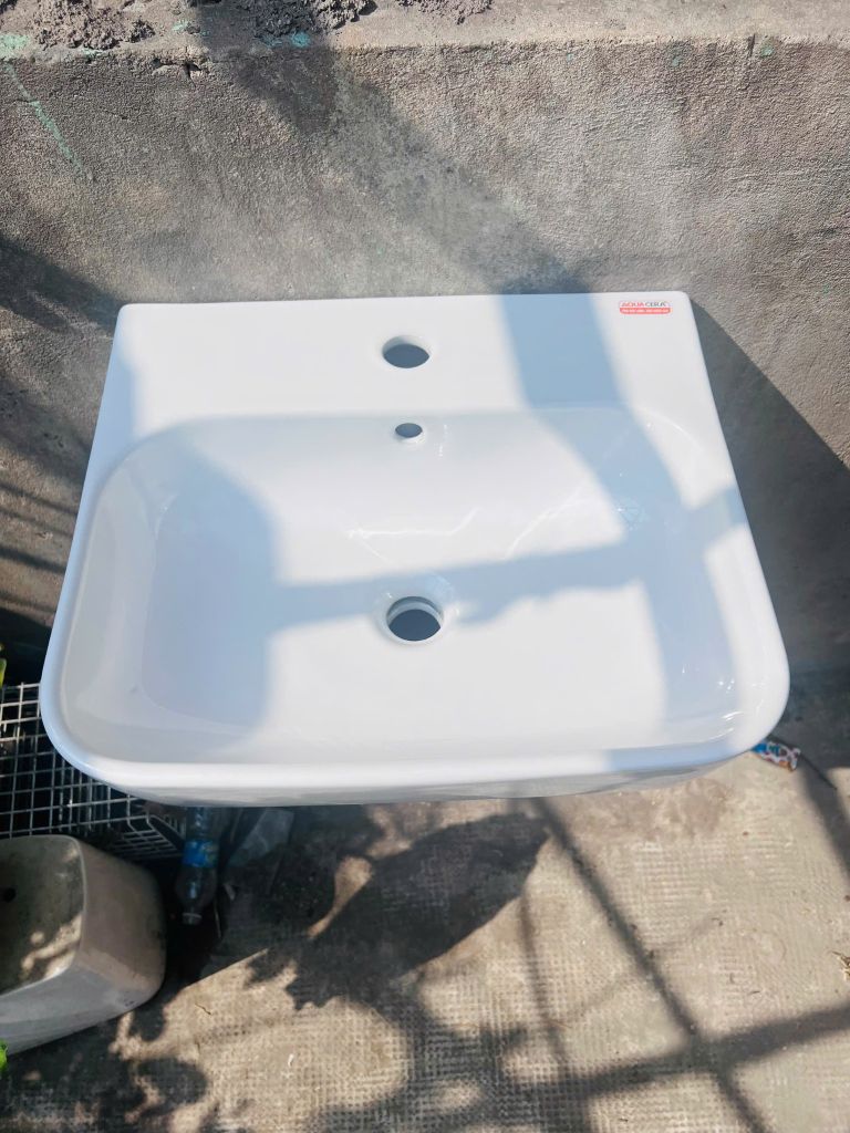 LAVABO TREO TƯỜNG - LA09