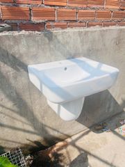 LAVABO TREO TƯỜNG - LA09