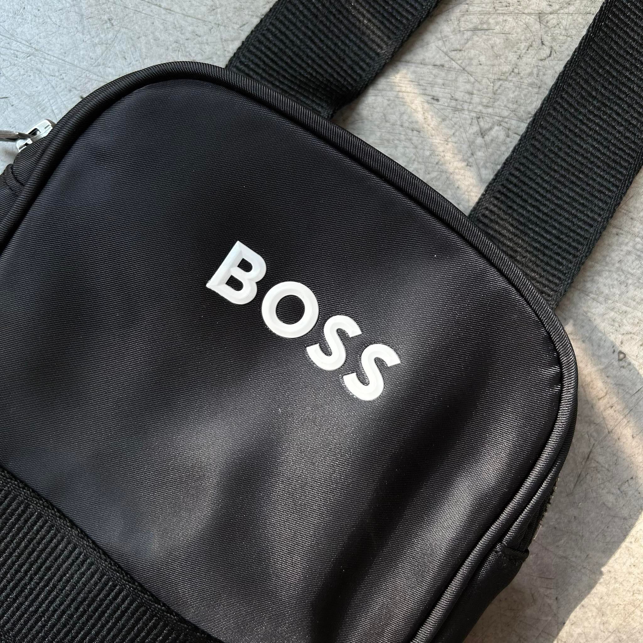  TÚI ĐEO CHÉO BOSS 