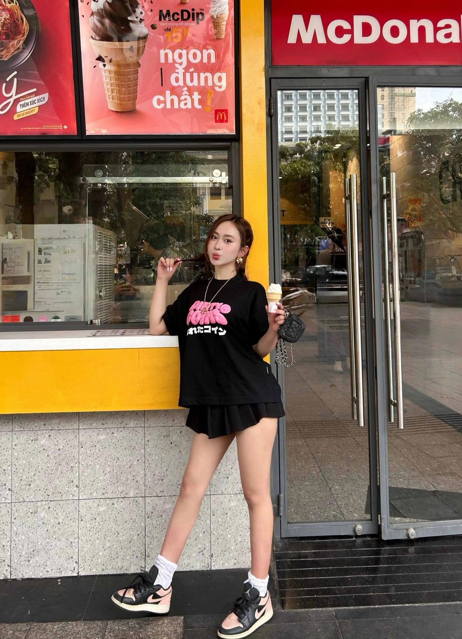  Áo thun Dico Fluffy Wavy Logo 