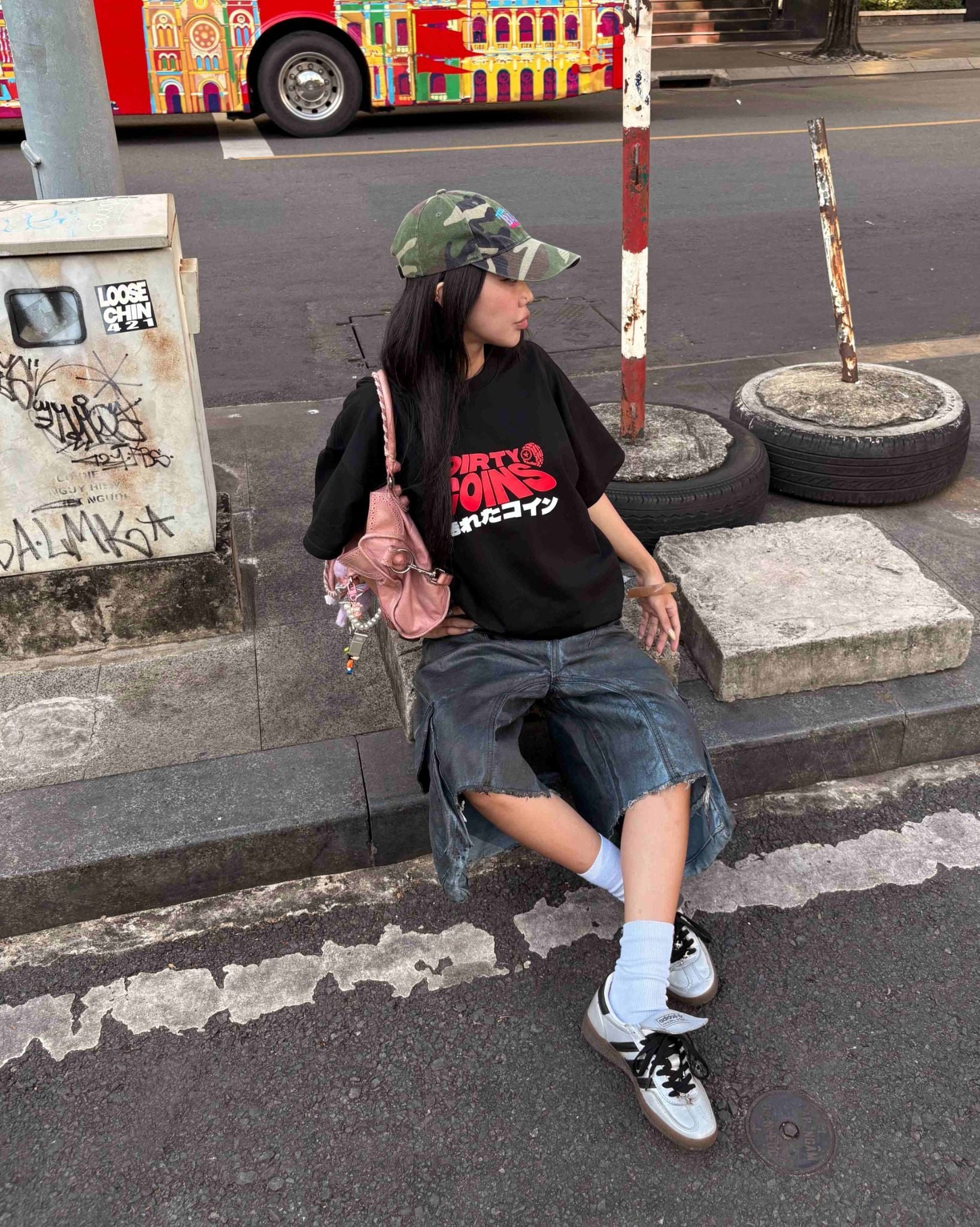  Áo thun DirtyCoins Wavy Logo T-Shirt 