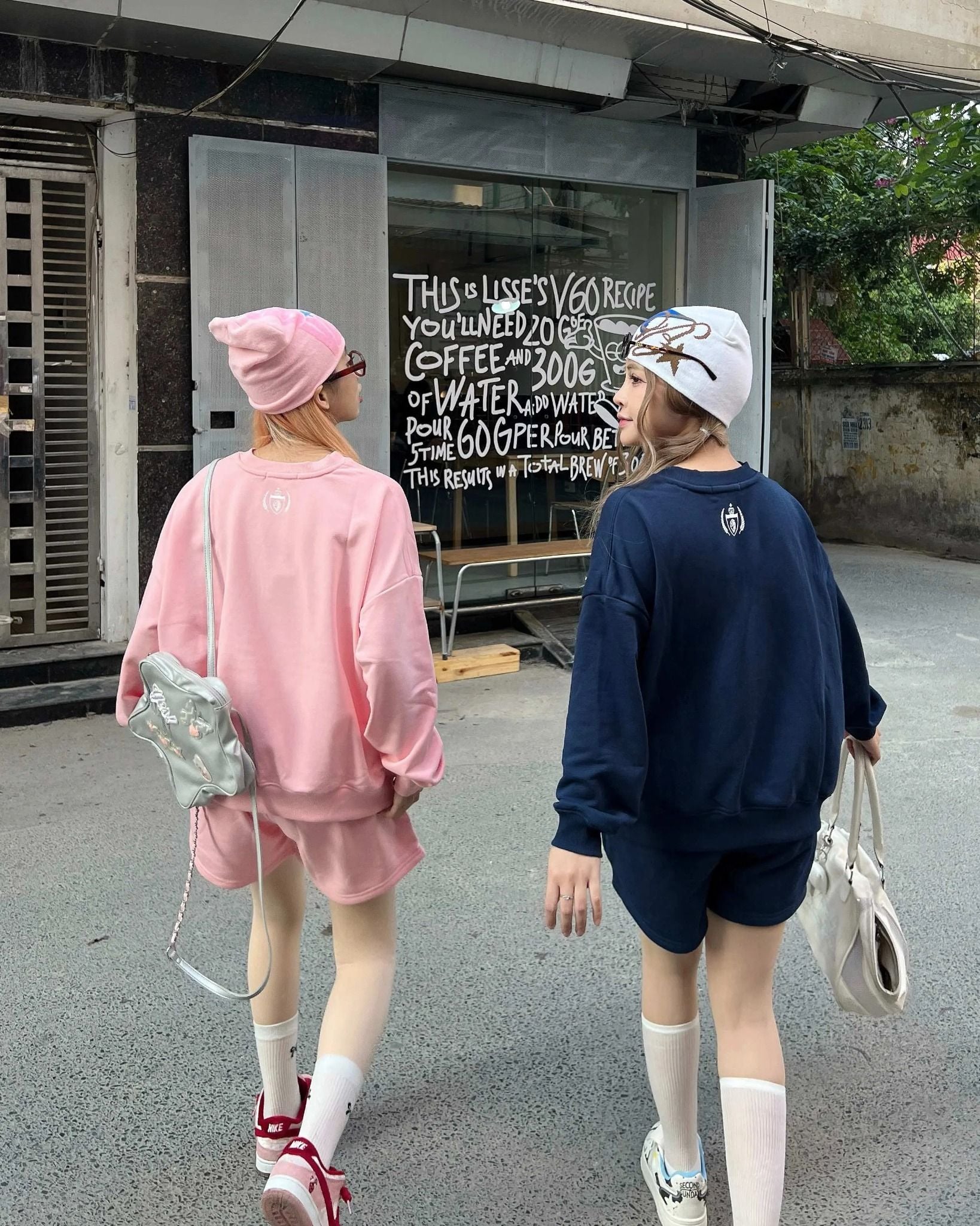  Áo khoác Sweatshirt Academy Script 